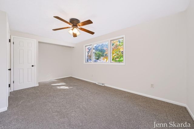 5543 Edgelawn Drive SE, Kentwood, MI 49508