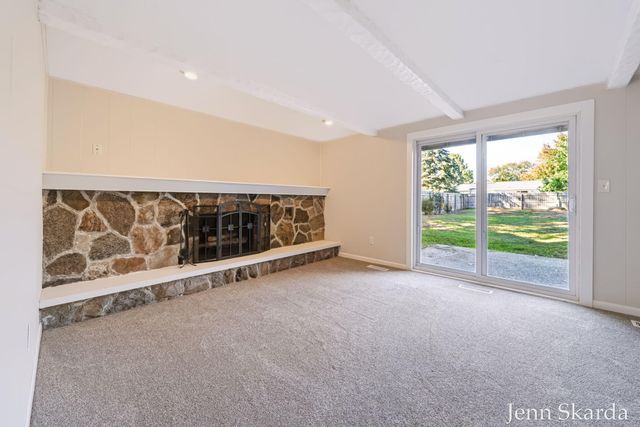 5543 Edgelawn Drive SE, Kentwood, MI 49508