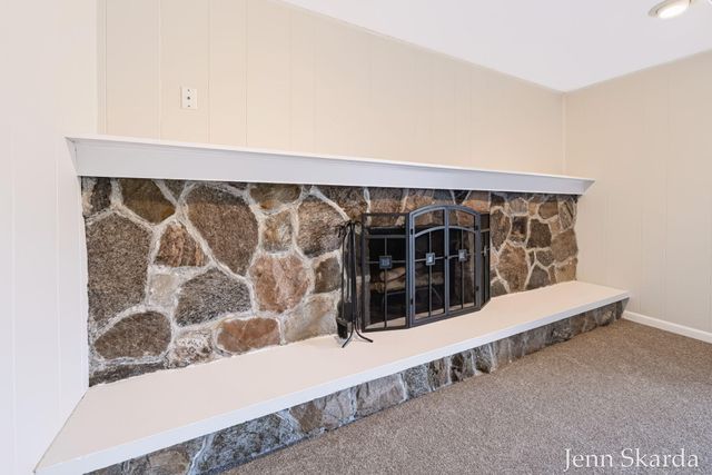 5543 Edgelawn Drive SE, Kentwood, MI 49508