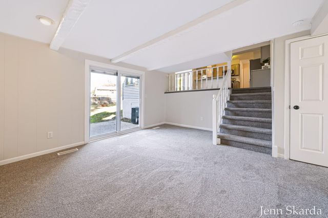 5543 Edgelawn Drive SE, Kentwood, MI 49508