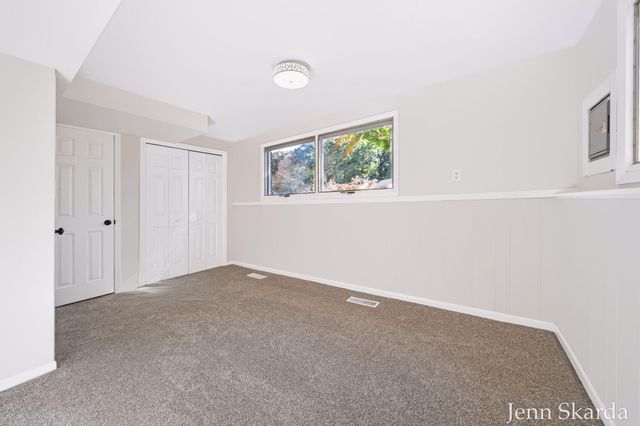 5543 Edgelawn Drive SE, Kentwood, MI 49508