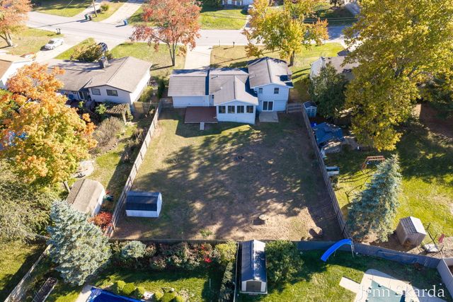 5543 Edgelawn Drive SE, Kentwood, MI 49508