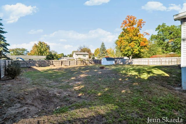 5543 Edgelawn Drive SE, Kentwood, MI 49508