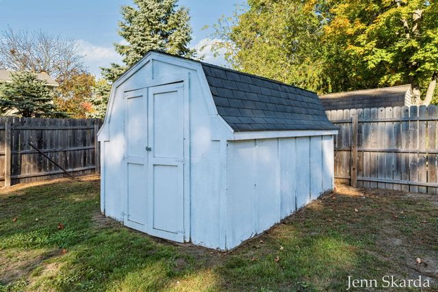 5543 Edgelawn Drive SE, Kentwood, MI 49508