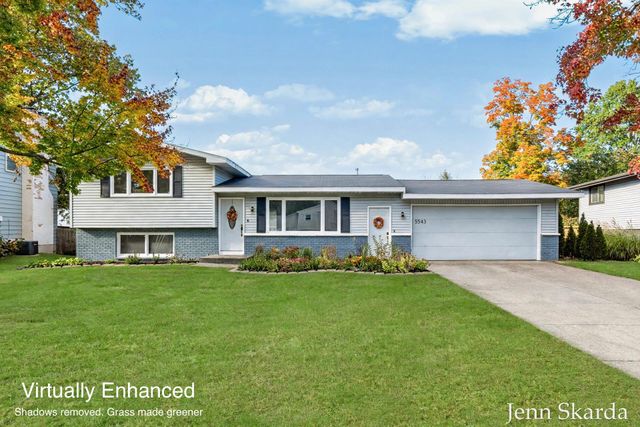 5543 Edgelawn Drive SE, Kentwood, MI 49508