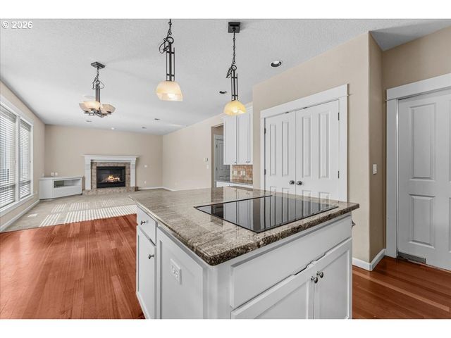 13006 Sw ROCKINGHAM Dr, Portland, OR 97223