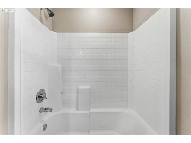 13006 Sw ROCKINGHAM Dr, Portland, OR 97223