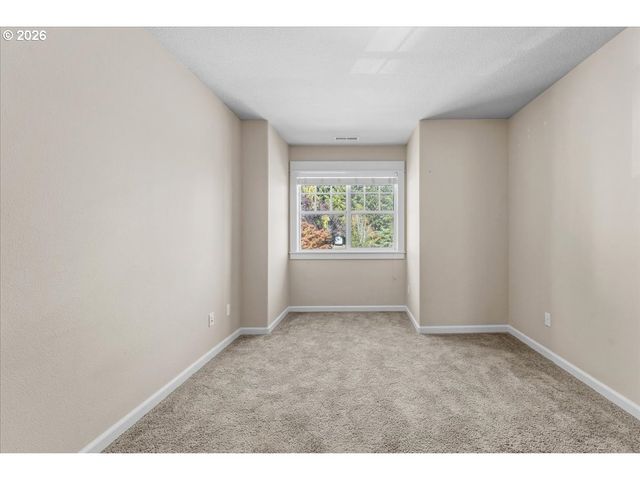 13006 Sw ROCKINGHAM Dr, Portland, OR 97223