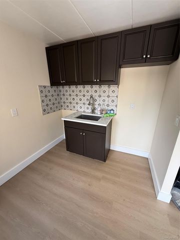 2035 Central Park Avenue 2M, Yonkers, NY 10710