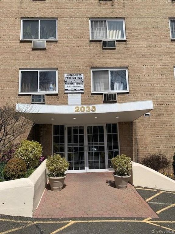2035 Central Park Avenue 2M, Yonkers, NY 10710