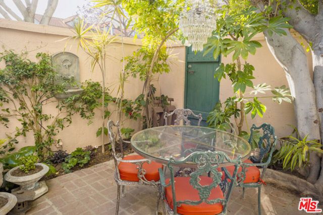 1416 Havenhurst Drive GF, Los Angeles, CA 90046