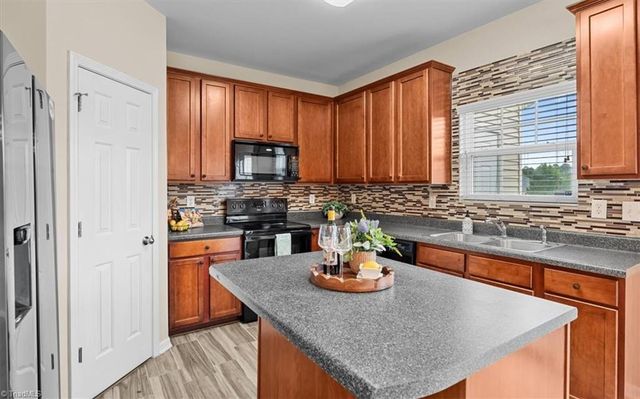 38 Arbor Hill Place, Mcleansville, NC 27301