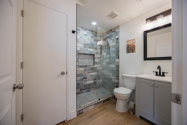 1221 E HIGHLAND Avenue 3, Phoenix, AZ 85014