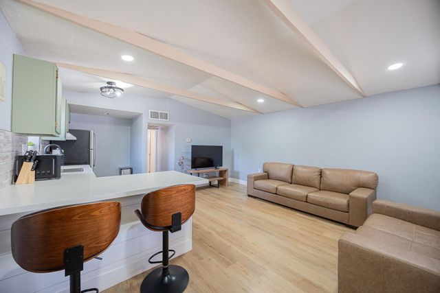 1221 E HIGHLAND Avenue 3, Phoenix, AZ 85014
