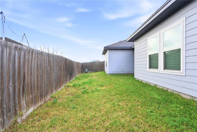 11526 Willowood Creek Dr, Corpus Christi, TX 78410