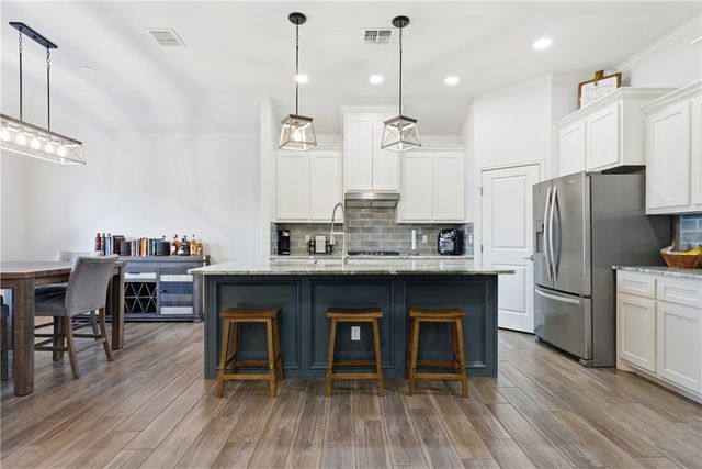 11526 Willowood Creek Dr, Corpus Christi, TX 78410