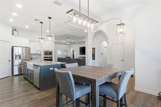 11526 Willowood Creek Dr, Corpus Christi, TX 78410