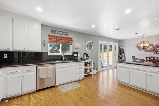 1467 Calle La Cumbre, Camarillo, CA 93010