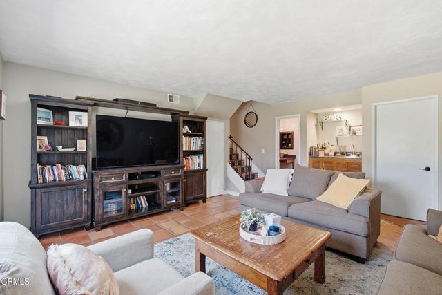 1467 Calle La Cumbre, Camarillo, CA 93010
