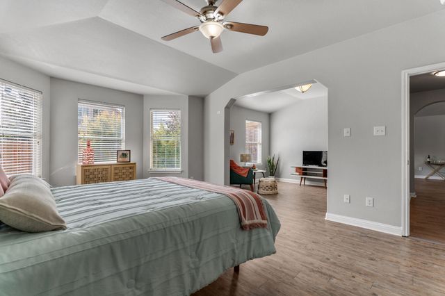 347 Serene Hollow LN, Buda, TX 78610