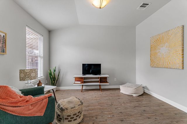 347 Serene Hollow LN, Buda, TX 78610