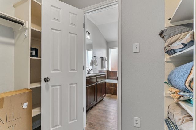 347 Serene Hollow LN, Buda, TX 78610