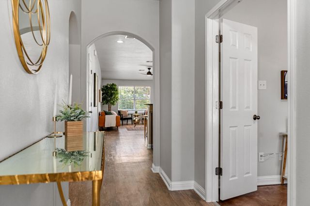 347 Serene Hollow LN, Buda, TX 78610