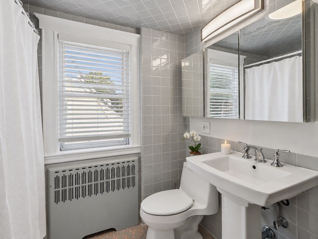 57 Cumberland Cir, Lynn, MA 01904