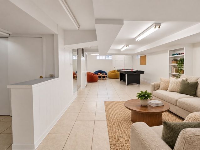 57 Cumberland Cir, Lynn, MA 01904