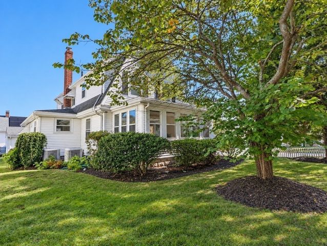 57 Cumberland Cir, Lynn, MA 01904