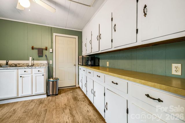 12730 Hwy 19 W None, Bryson City, NC 28713