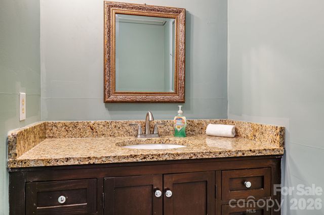 12730 Hwy 19 W None, Bryson City, NC 28713