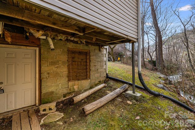 12730 Hwy 19 W None, Bryson City, NC 28713