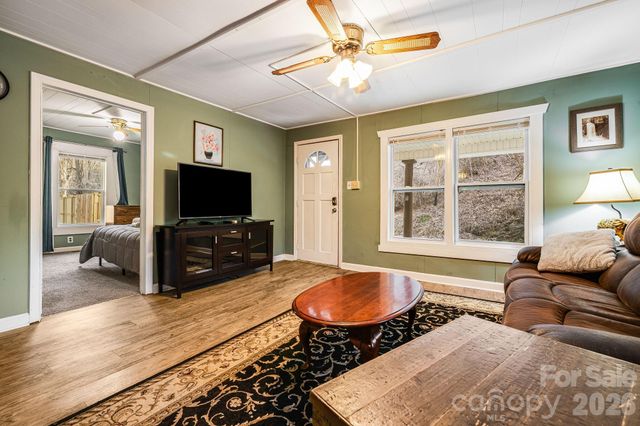 12730 Hwy 19 W None, Bryson City, NC 28713