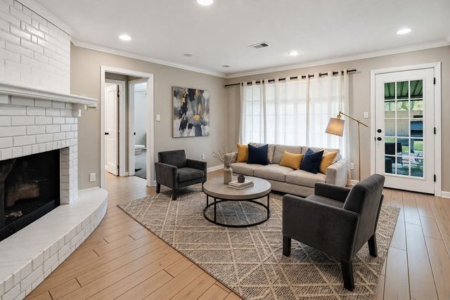 802 Camelot Lane, Friendswood, TX 77546