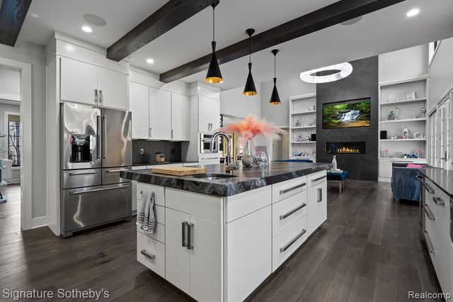 3479 E Shady Ridge Lane, Midland, MI 48642