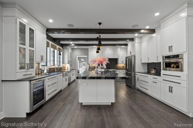 3479 E Shady Ridge Lane, Midland, MI 48642