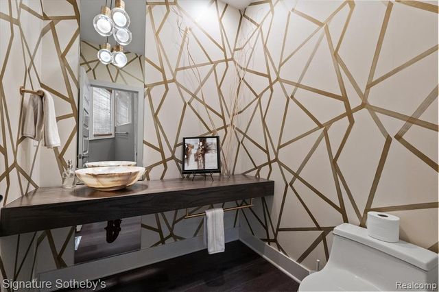 3479 E Shady Ridge Lane, Midland, MI 48642