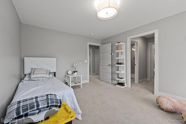 3479 E Shady Ridge Lane, Midland, MI 48642