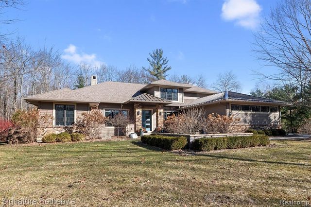 3479 E Shady Ridge Lane, Midland, MI 48642