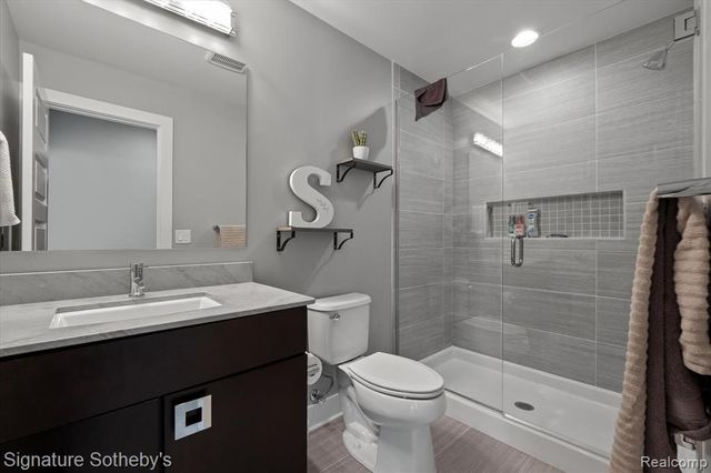 3479 E Shady Ridge Lane, Midland, MI 48642