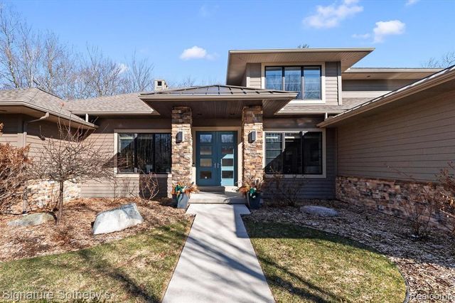 3479 E Shady Ridge Lane, Midland, MI 48642