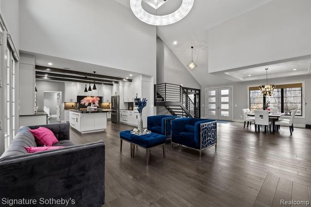 3479 E Shady Ridge Lane, Midland, MI 48642