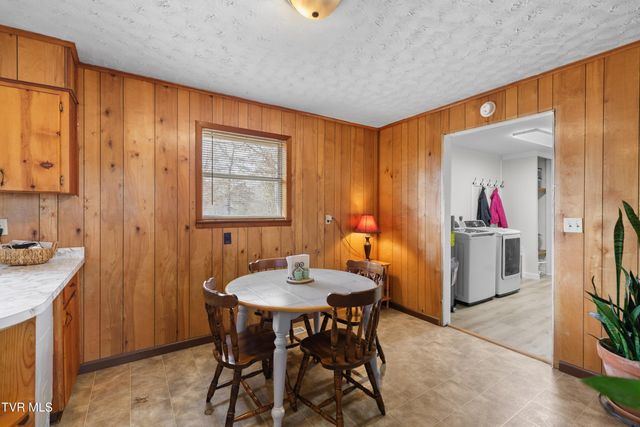 211 Shady Lane Avenue, Rogersville, TN 37857