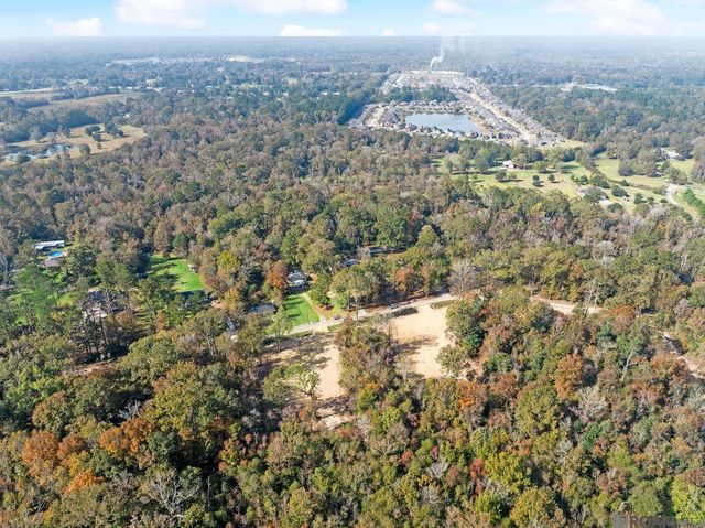 7818 Washington Ln, Central, LA 70739