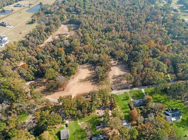 7818 Washington Ln, Central, LA 70739