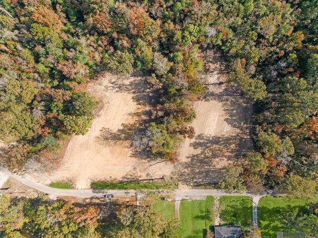 7818 Washington Ln, Central, LA 70739