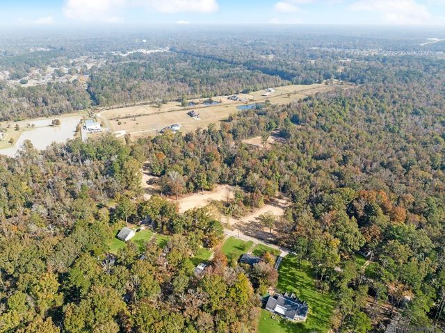 7818 Washington Ln, Central, LA 70739