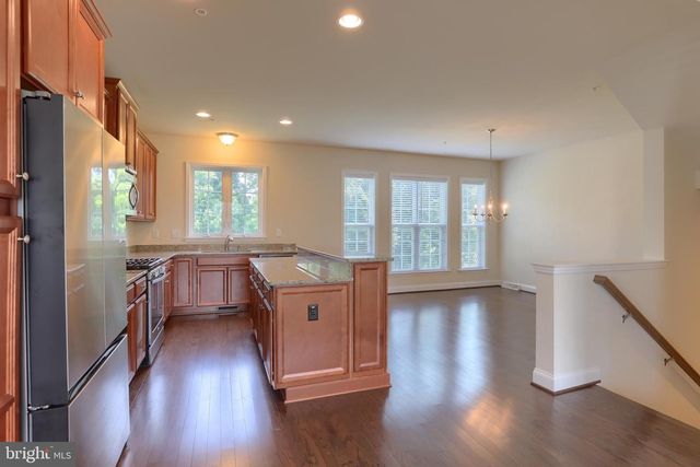 2113 RED FOX DR, Hummelstown, PA 17036