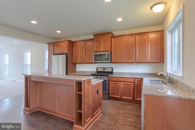 2113 RED FOX DR, Hummelstown, PA 17036